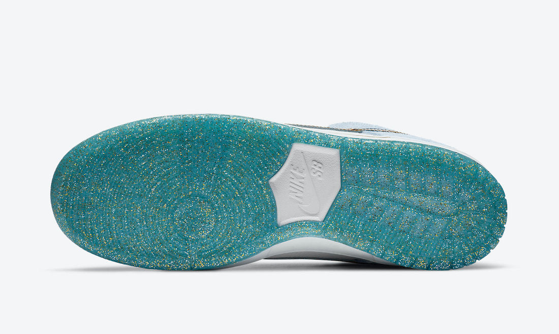 Nike SB Dunk Low x Sean Cliver “Holiday Special”