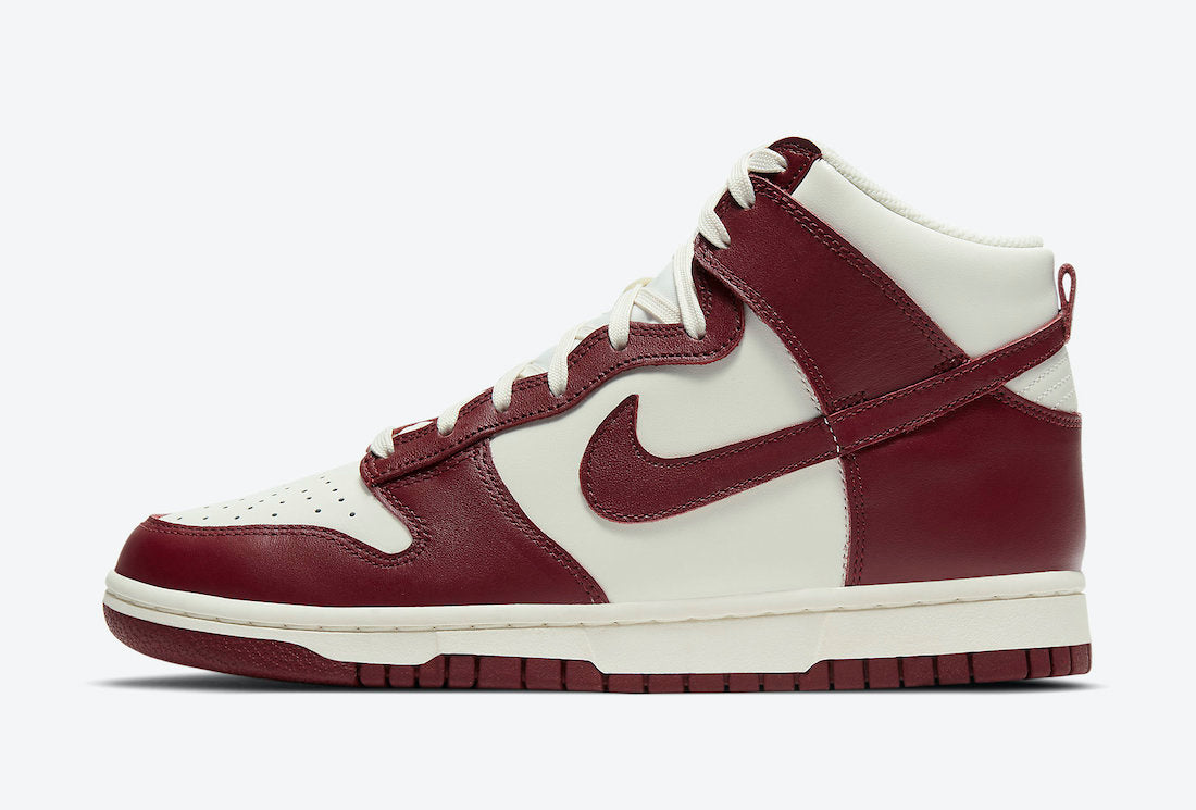 Nike Dunk High WMNS "Team Red"