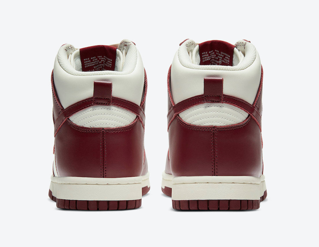 Nike Dunk High WMNS "Team Red"