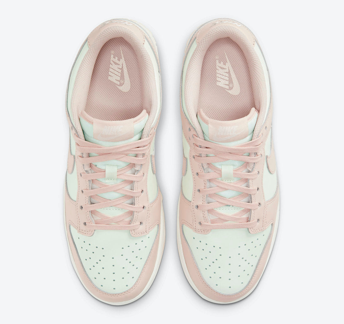 Nike Dunk Low WMNS "Orange Pearl"