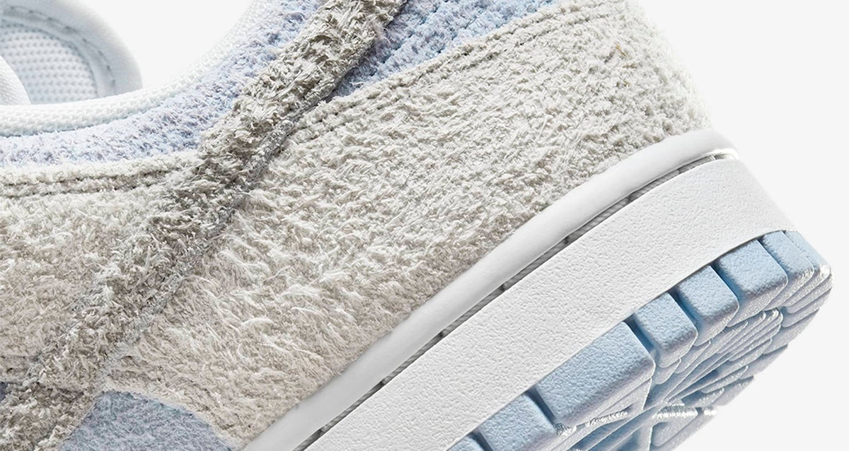 Nike Dunk Low WMNS “Light Armoury Blue / Photon Dust”