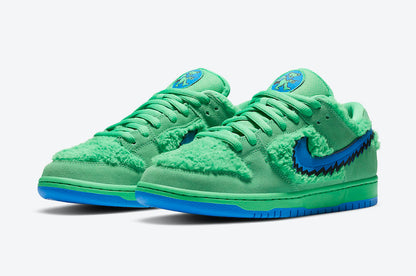 Grateful Dead x Nike SB Dunk Low "Green Bear"