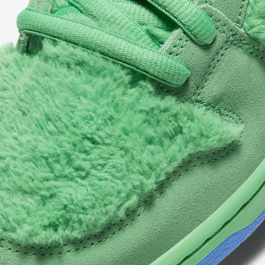 Grateful Dead x Nike SB Dunk Low "Green Bear"